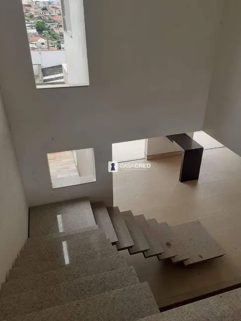Foto 5 de Casa com 3 quartos à venda, 200m2 em Jardim Itália, Varginha - MG