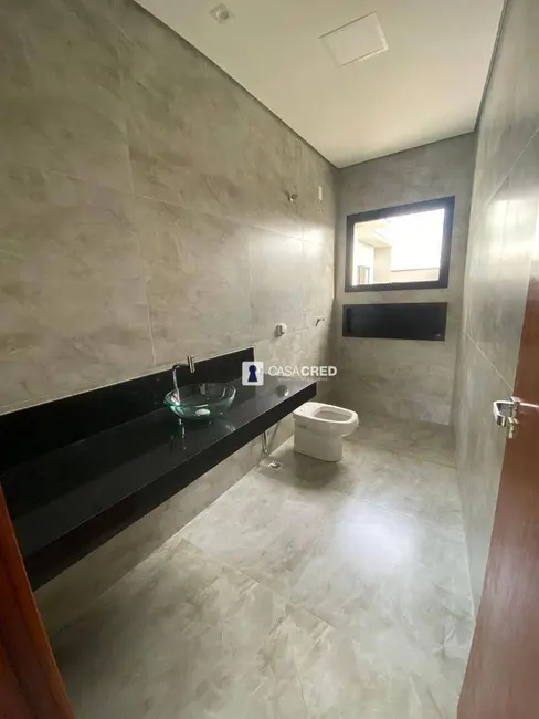 Casa com 4 quartos à venda, 209m2 em Varginha - MG - imagem 8 Foto 8 de Casa com 4 quartos à venda, 209m2 em Varginha - MG