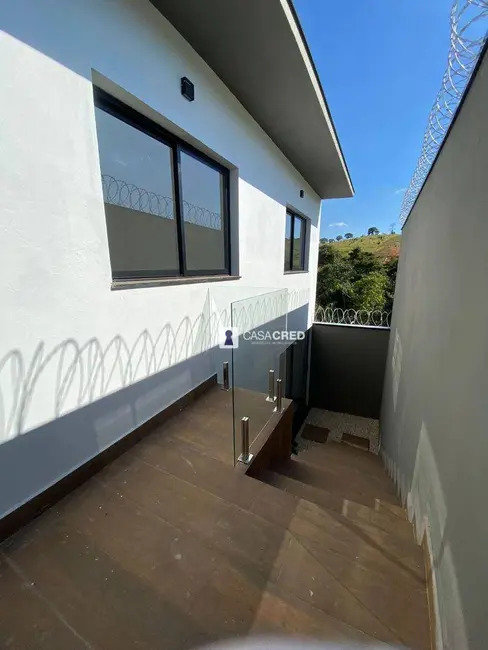 Casa com 4 quartos à venda, 209m2 em Varginha - MG - imagem 9 Foto 9 de Casa com 4 quartos à venda, 209m2 em Varginha - MG