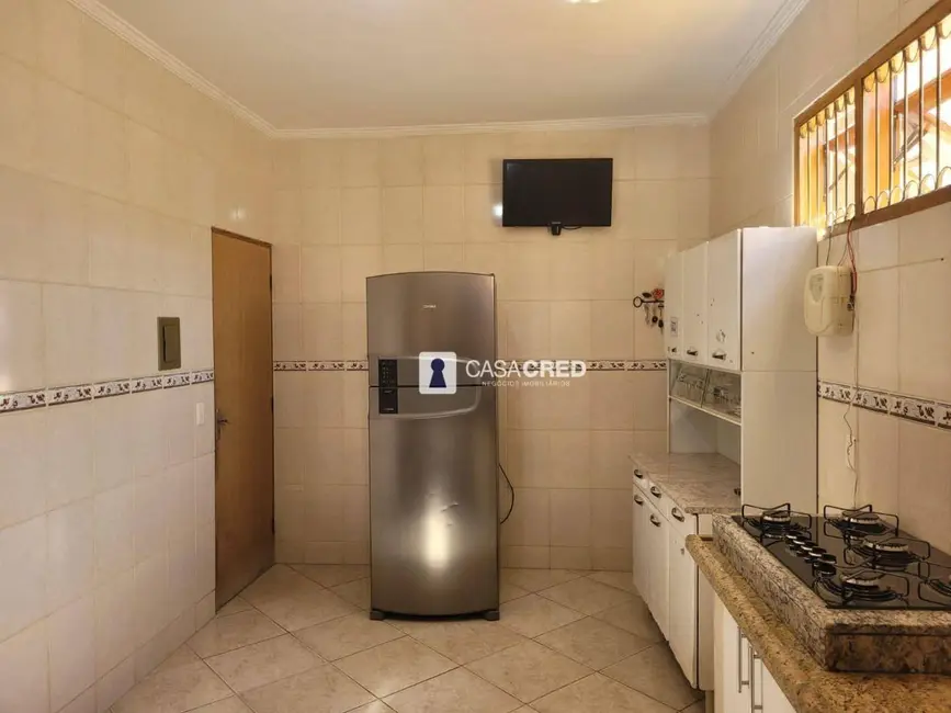 Foto 9 de Casa com 3 quartos à venda, 225m2 em Conjunto Habitacional Sion, Varginha - MG