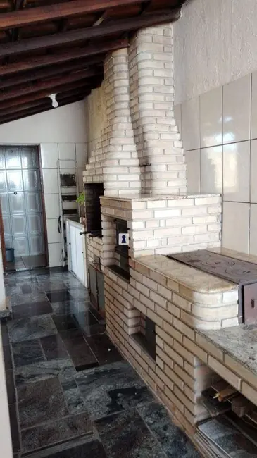 Foto 5 de Casa com 3 quartos à venda, 225m2 em Conjunto Habitacional Sion, Varginha - MG