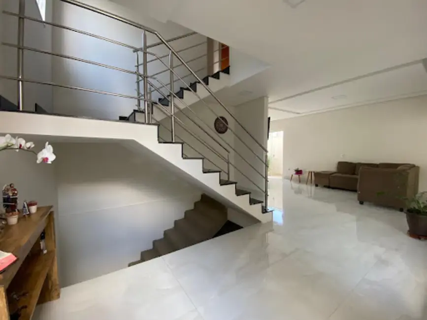 Foto 4 de Casa com 3 quartos à venda, 275m2 em Varginha - MG