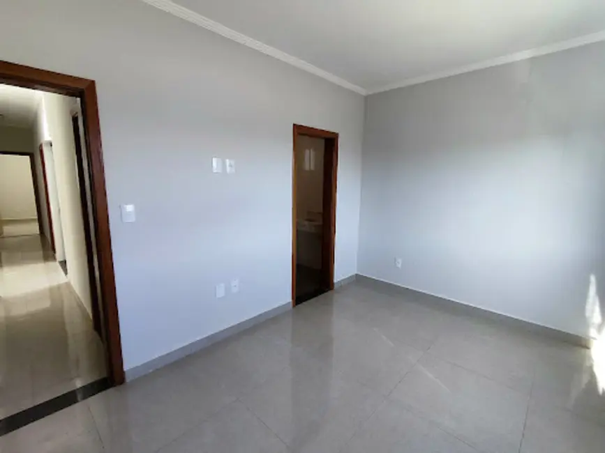 Casa com 3 quartos à venda, 200m2 em Varginha - MG - imagem 7 Foto 7 de Casa com 3 quartos à venda, 200m2 em Varginha - MG