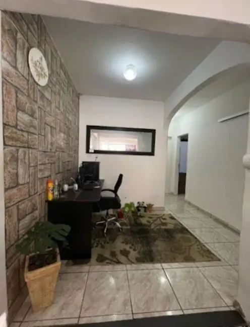 Casa com 4 quartos à venda, 250m2 em Pinheiros, Varginha - MG - imagem 5 Foto 5 de Casa com 4 quartos à venda, 250m2 em Pinheiros, Varginha - MG
