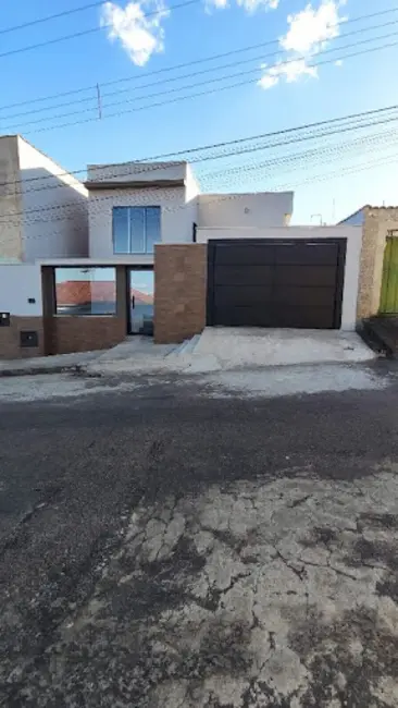 Casa com 3 quartos à venda, 324m2 em Jardim Simões, Varginha - MG - imagem 3 Foto 3 de Casa com 3 quartos à venda, 324m2 em Jardim Simões, Varginha - MG