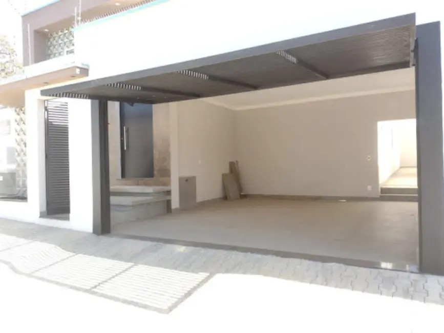 Foto 1 de Casa com 3 quartos à venda, 275m2 em Varginha - MG