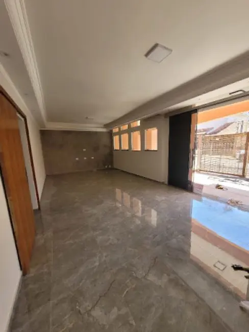 Casa com 3 quartos à venda, 336m2 em Varginha - MG - imagem 9 Foto 9 de Casa com 3 quartos à venda, 336m2 em Varginha - MG