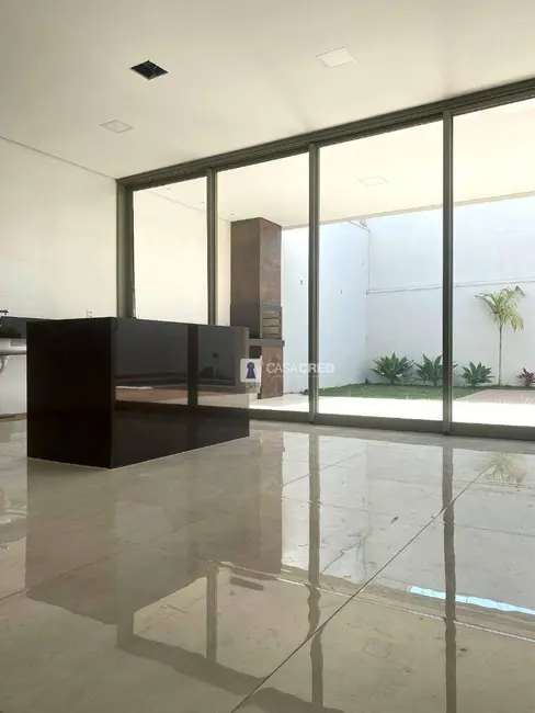 Casa com 4 quartos à venda, 360m2 em Alta Villa, Varginha - MG - imagem 7 Foto 7 de Casa com 4 quartos à venda, 360m2 em Alta Villa, Varginha - MG