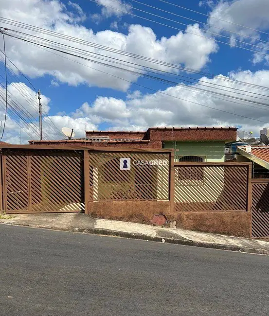 Foto 1 de Casa com 3 quartos à venda, 250m2 em Santa Maria, Varginha - MG