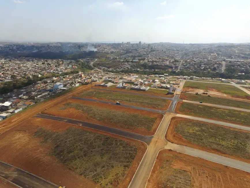 Foto 4 de Terreno / Lote à venda, 230m2 em Varginha - MG