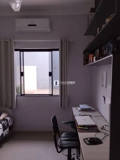 Casa com 3 quartos à venda, 220m2 em Industrial JK, Varginha - MG - imagem 8 Foto 8 de Casa com 3 quartos à venda, 220m2 em Industrial JK, Varginha - MG