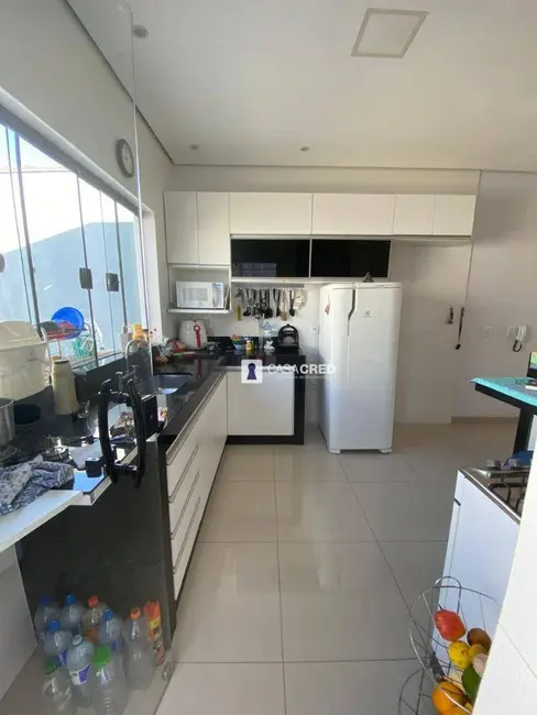 Casa com 3 quartos à venda, 220m2 em Industrial JK, Varginha - MG - imagem 4 Foto 4 de Casa com 3 quartos à venda, 220m2 em Industrial JK, Varginha - MG