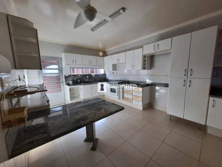 Foto 2 de Casa com 3 quartos à venda, 360m2 em Rezende, Varginha - MG