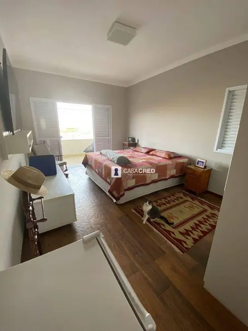 Casa com 3 quartos à venda, 300m2 em Centro, Varginha - MG - imagem 8 Foto 8 de Casa com 3 quartos à venda, 300m2 em Centro, Varginha - MG