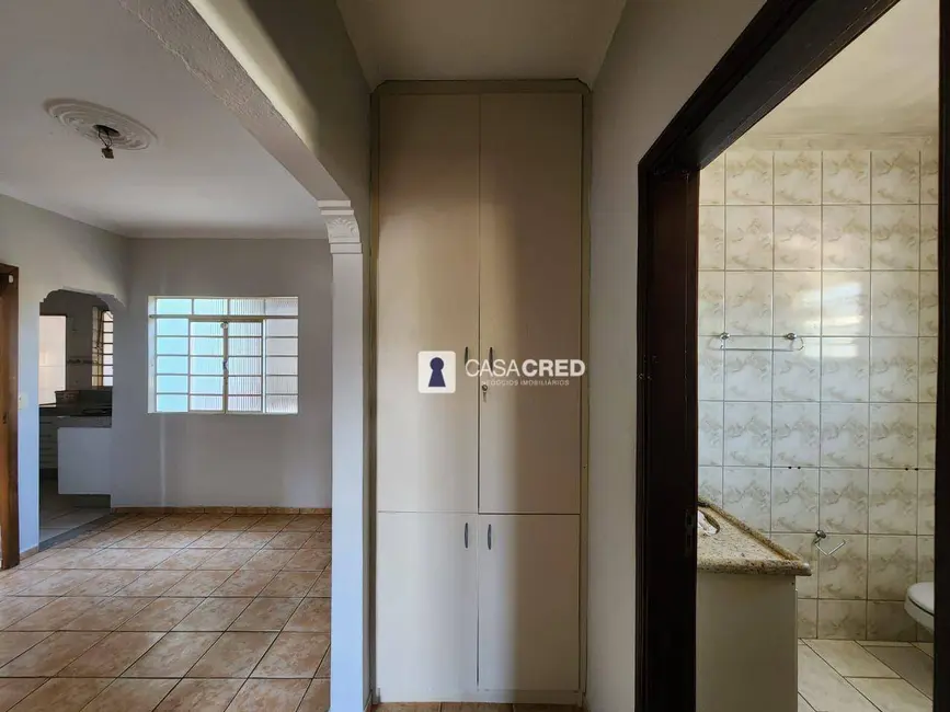 Casa com 2 quartos à venda, 150m2 em Santana, Varginha - MG - imagem 5 Foto 5 de Casa com 2 quartos à venda, 150m2 em Santana, Varginha - MG