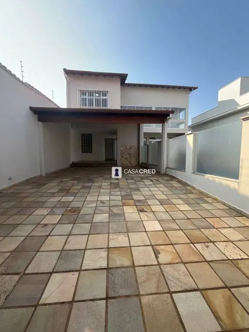 Foto 2 de Casa com 3 quartos à venda, 288m2 em Jardim Petrópolis, Varginha - MG