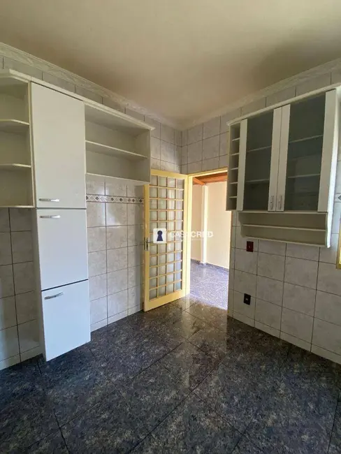 Casa com 4 quartos à venda, 250m2 em Santana, Varginha - MG - imagem 6 Foto 6 de Casa com 4 quartos à venda, 250m2 em Santana, Varginha - MG