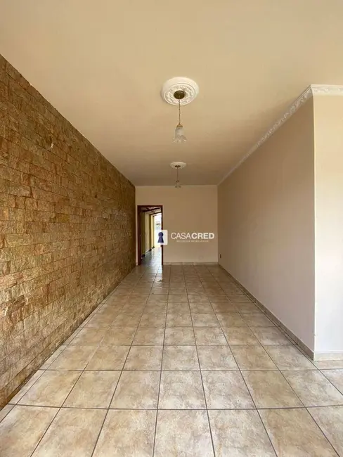 Foto 2 de Casa com 4 quartos à venda, 250m2 em Santana, Varginha - MG