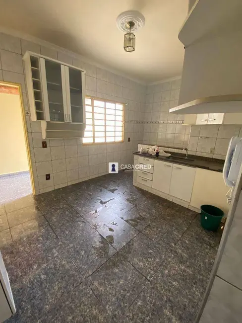 Casa com 4 quartos à venda, 250m2 em Santana, Varginha - MG - imagem 7 Foto 7 de Casa com 4 quartos à venda, 250m2 em Santana, Varginha - MG