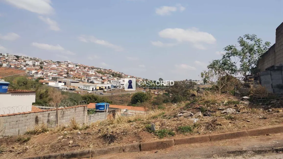 Foto 1 de Terreno / Lote à venda, 324m2 em Jardim Áurea, Varginha - MG
