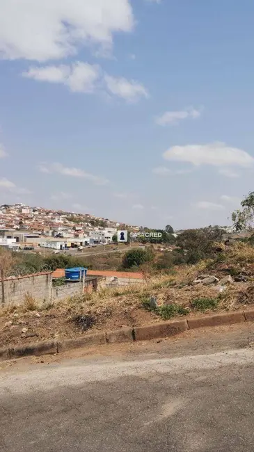 Foto 2 de Terreno / Lote à venda, 324m2 em Jardim Áurea, Varginha - MG