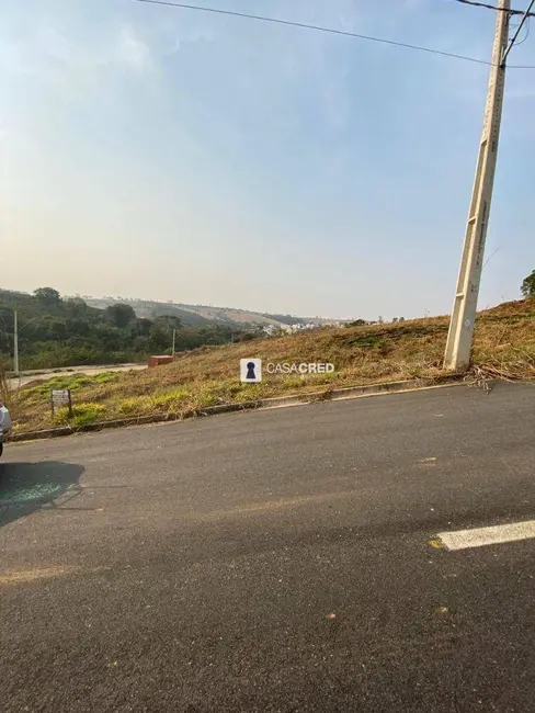 Foto 1 de Terreno / Lote à venda, 300m2 em Varginha - MG