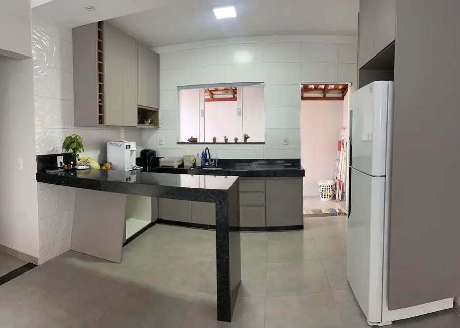 Foto 4 de Casa com 3 quartos à venda, 289m2 em Varginha - MG