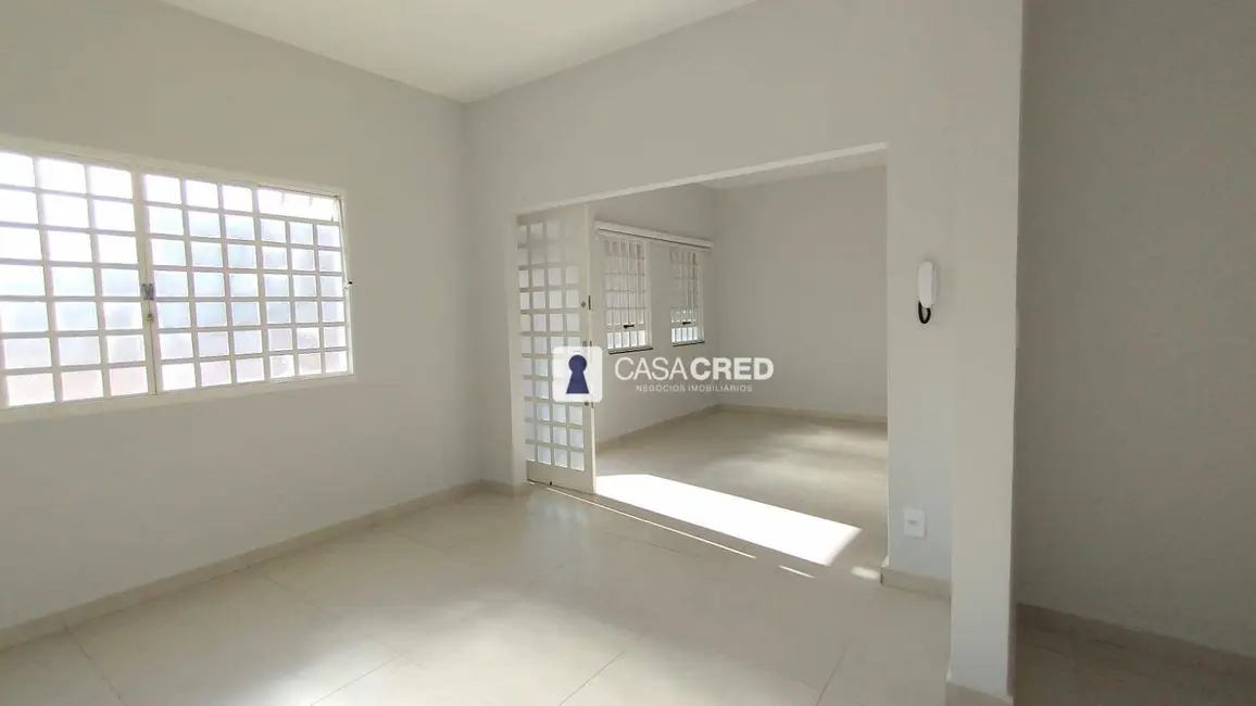 Casa com 4 quartos à venda, 250m2 em Bom Pastor, Varginha - MG - imagem 3 Foto 3 de Casa com 4 quartos à venda, 250m2 em Bom Pastor, Varginha - MG
