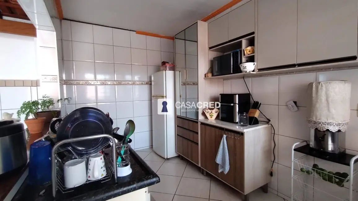 Casa com 5 quartos à venda, 325m2 em Jardim Canaã, Varginha - MG - imagem 6 Foto 6 de Casa com 5 quartos à venda, 325m2 em Jardim Canaã, Varginha - MG