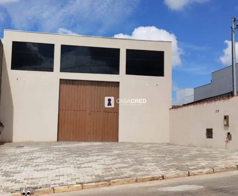 Foto 1 de Armazém / Galpão para alugar, 275m2 em Vila Paiva, Varginha - MG