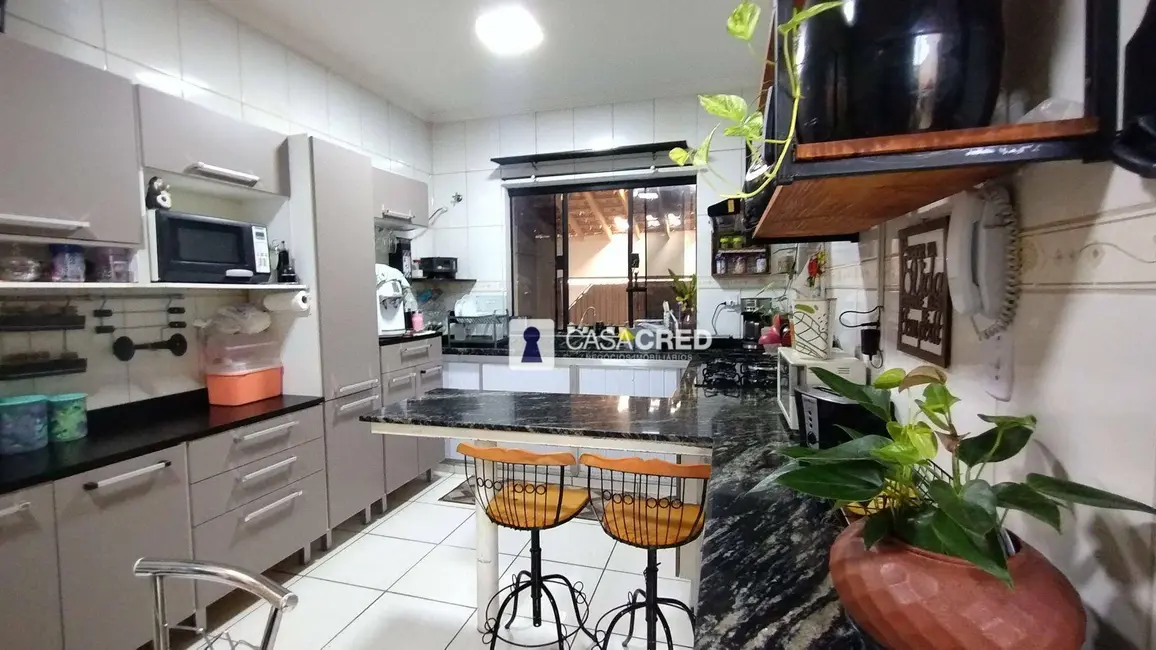 Casa com 3 quartos à venda, 200m2 em Sagrado Coração, Varginha - MG - imagem 7 Foto 7 de Casa com 3 quartos à venda, 200m2 em Sagrado Coração, Varginha - MG