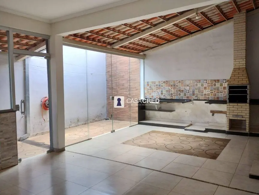 Foto 1 de Casa com 3 quartos à venda, 110m2 em Imperial, Varginha - MG