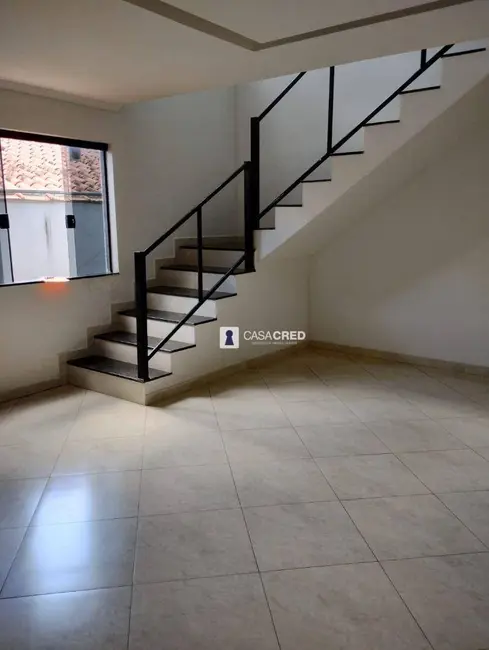 Casa com 3 quartos à venda, 110m2 em Imperial, Varginha - MG - imagem 4 Foto 4 de Casa com 3 quartos à venda, 110m2 em Imperial, Varginha - MG
