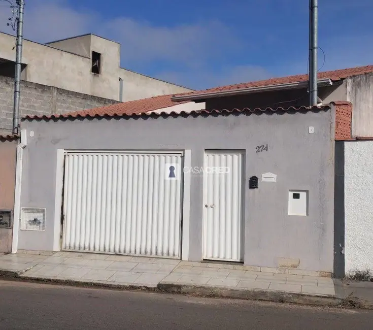 Foto 1 de Casa com 2 quartos à venda, 130m2 em Santa Maria, Varginha - MG