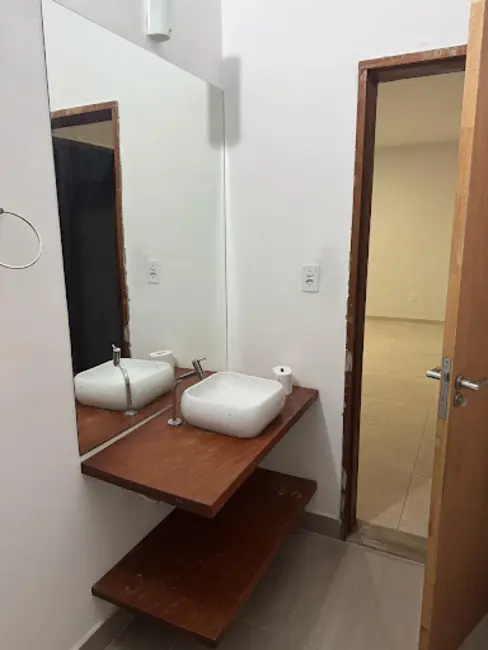 Foto 2 de Casa com 4 quartos à venda, 250m2 em Varginha - MG