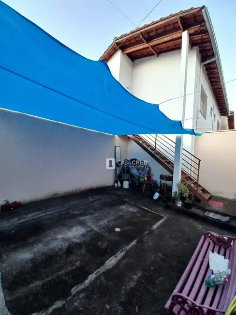 Casa com 2 quartos à venda, 100m2 em São Lucas, Varginha - MG - imagem 2 Foto 2 de Casa com 2 quartos à venda, 100m2 em São Lucas, Varginha - MG