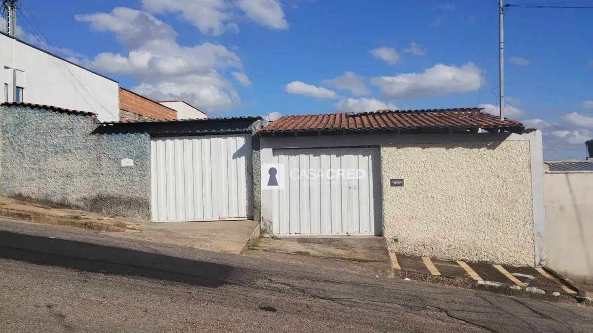 Foto 1 de Casa com 3 quartos à venda, 260m2 em Conjunto Habitacional Centenário, Varginha - MG