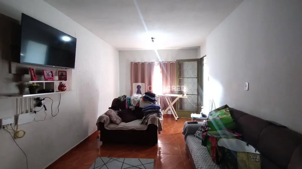 Casa com 3 quartos à venda, 260m2 em Conjunto Habitacional Centenário, Varginha - MG - imagem 5 Foto 5 de Casa com 3 quartos à venda, 260m2 em Conjunto Habitacional Centenário, Varginha - MG