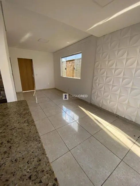 Foto 2 de Casa com 2 quartos à venda, 160m2 em Dos Carvalhos, Varginha - MG