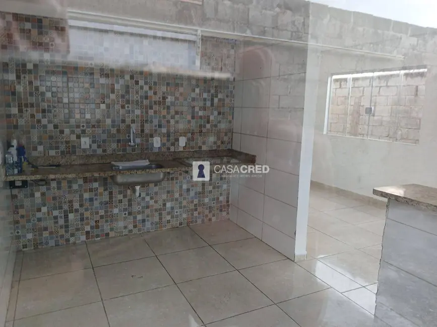 Foto 2 de Casa com 2 quartos à venda, 200m2 em Dos Carvalhos, Varginha - MG
