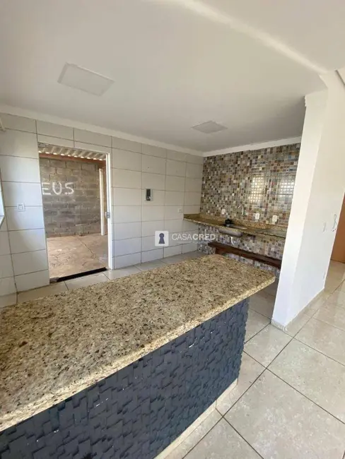 Foto 1 de Casa com 2 quartos à venda, 160m2 em Dos Carvalhos, Varginha - MG