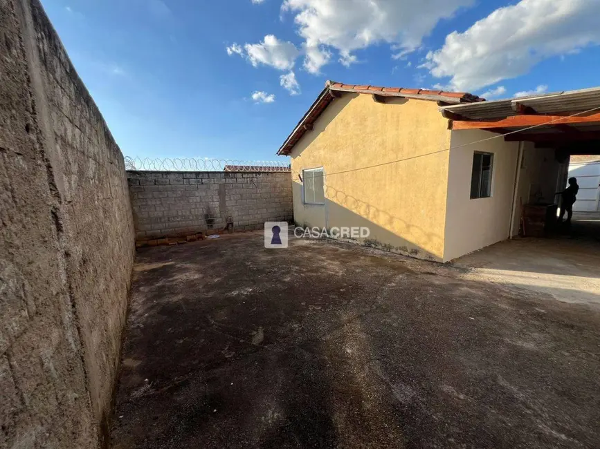 Casa com 2 quartos à venda, 200m2 em Dos Carvalhos, Varginha - MG - imagem 9 Foto 9 de Casa com 2 quartos à venda, 200m2 em Dos Carvalhos, Varginha - MG