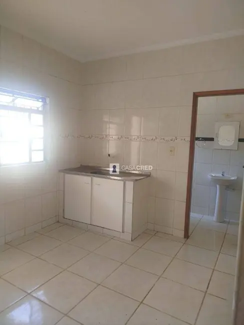 Foto 1 de Casa com 2 quartos para alugar, 200m2 em Centro, Varginha - MG