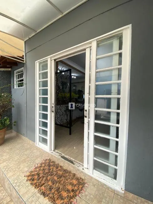 Casa com 2 quartos à venda, 370m2 em Vila Nogueira, Varginha - MG - imagem 4 Foto 4 de Casa com 2 quartos à venda, 370m2 em Vila Nogueira, Varginha - MG