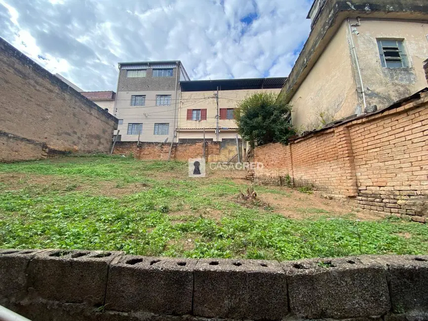 Casa com 2 quartos à venda, 370m2 em Vila Nogueira, Varginha - MG - imagem 6 Foto 6 de Casa com 2 quartos à venda, 370m2 em Vila Nogueira, Varginha - MG