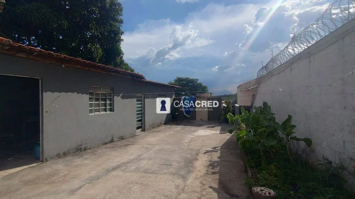 Foto 13 de Casa à venda, 325m2 em Jardim Mont Serrat, Varginha - MG