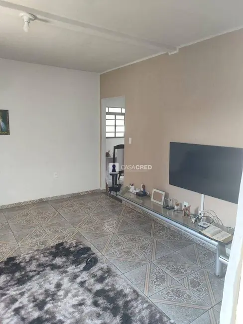 Casa com 3 quartos à venda, 200m2 em Industrial JK, Varginha - MG - imagem 6 Foto 6 de Casa com 3 quartos à venda, 200m2 em Industrial JK, Varginha - MG