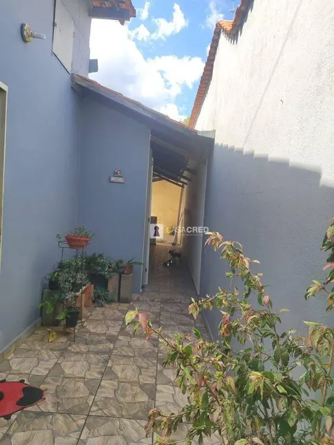 Casa com 3 quartos à venda, 200m2 em Industrial JK, Varginha - MG - imagem 4 Foto 4 de Casa com 3 quartos à venda, 200m2 em Industrial JK, Varginha - MG