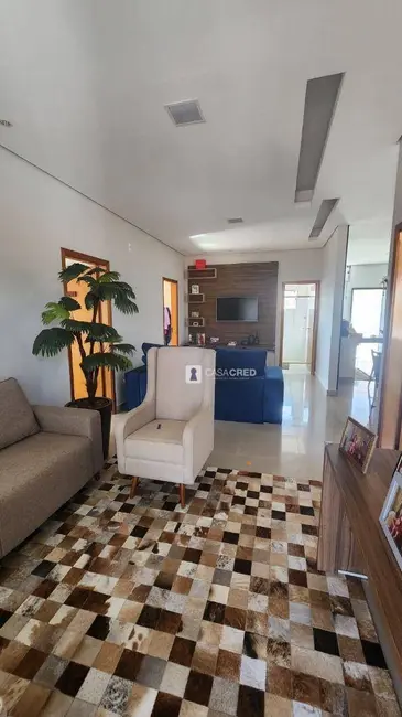 Foto 6 de Casa com 3 quartos à venda, 200m2 em Conjunto Habitacional Centenário, Varginha - MG