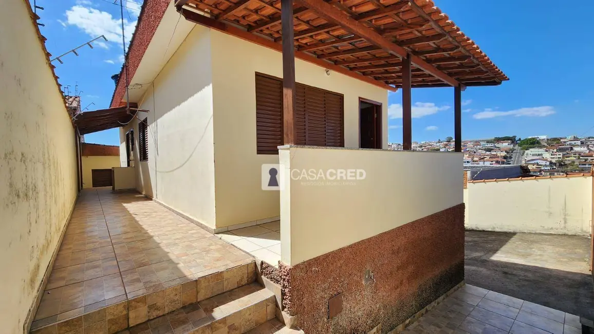 Foto 1 de Casa com 3 quartos à venda, 250m2 em Santa Maria, Varginha - MG
